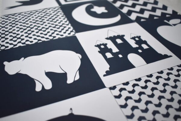 Kortelės "Juoda-balta"